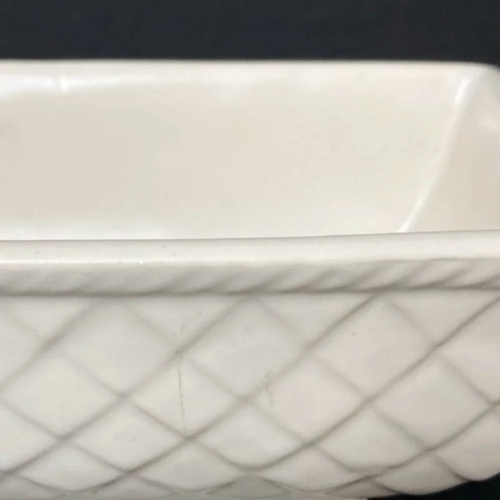 Vtg Hull Pottery Planter Marked USA 404 White‎ Ivory Diamond Pattern Crosshatch
